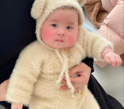 EM ĐANG CẦN GẤP 1 CÔ CHĂM BÉ SƠ SINH LÀM ở Q.Tân Bình. LƯƠNG 9TR