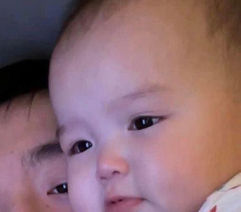 EM CẦN GẤP 1 CÔ CHĂM BÉ 5 THÁNG Ạ