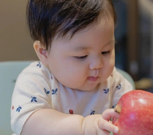 Cần Cô Chăm Bé 7 Tháng