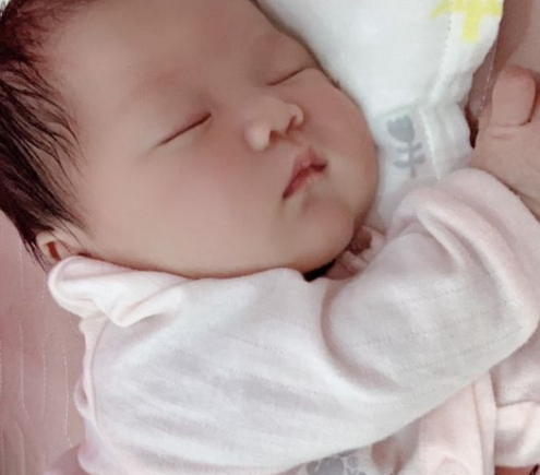 Cần Cô Chuyên Chăm Bé Sơ Sinh