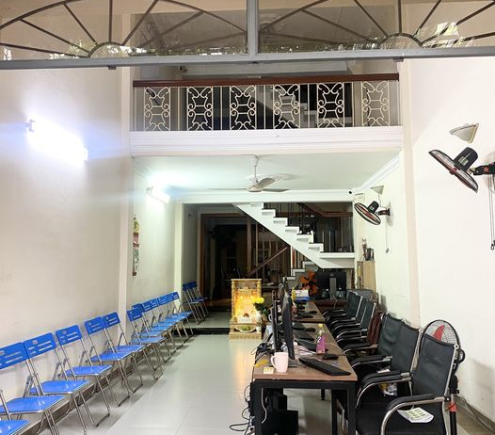 Hiện cty chi nhánh em đang tuyển gấp nhân viên văn phòng