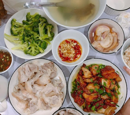 CẦN GẤP 1 CÔ GIÚP VIỆC NHÀ