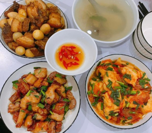 CẦN GẤP 1 CÔ GIÚP VIỆC NHÀ