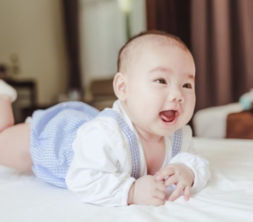 EM TÌM CÔ CHĂM BÉ 3 THÁNG TẠI THỦ ĐỨC 