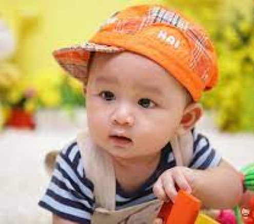 GIA ĐÌNH CẦN TÌM GẤP CÔ CHĂM BÉ