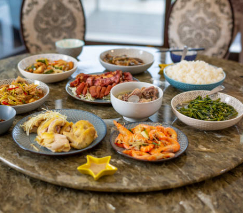 EM CẦN TÌM GẤP CÔ GIÚP VIỆC NHÀ NẤU ĂN 