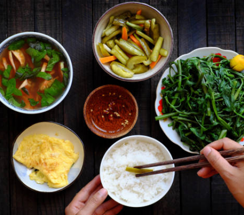 EM CẦN 1 CÔ LÀM Ở LẠI, GIÚP VIỆC NHÀ NẤU ĂN