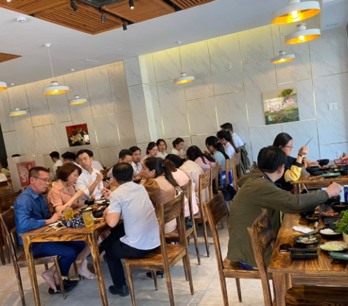 Cần Người Phụ Quán Cơm Gia Đình