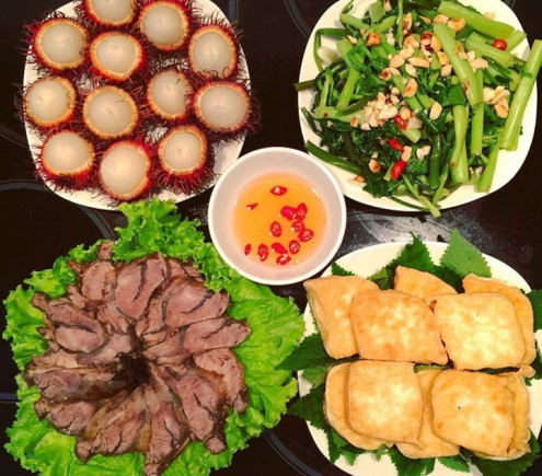 GIÚP VIỆC NHÀ _ NẤU ĂN NHÀ CHUNG CƯ LƯƠNG 9 TRIỆU ( BAO ĂN Ở) LIÊN HỆ : 0332381174