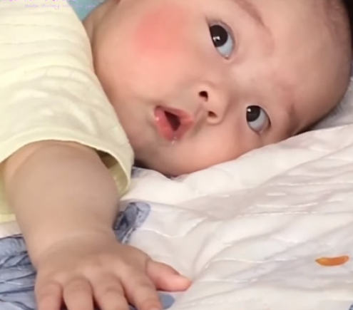 EM CẦN GẤP 1 CHỊ CHĂM EM BÉ 14 THÁNG