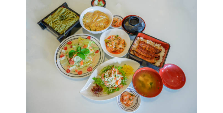 TUYỂN  GẤP CÔ LÀM Ở LẠI VỚI GIA ĐÌNH Ạ !