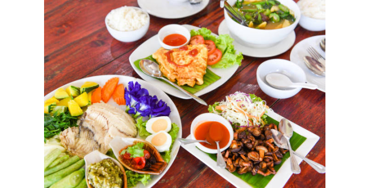 cần cô làm việc nhà nấu ăn cho gia đình , đi làm được ngay
