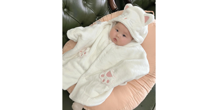 Cần gấp cô chăm bé